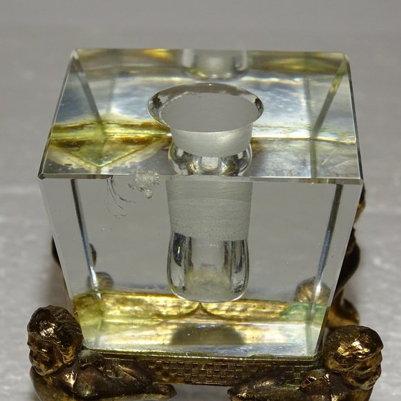 VINTAGE PERFUME WITH 4 CHERUBS - Picture 3 of 8